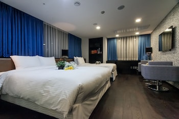 pharos hotel