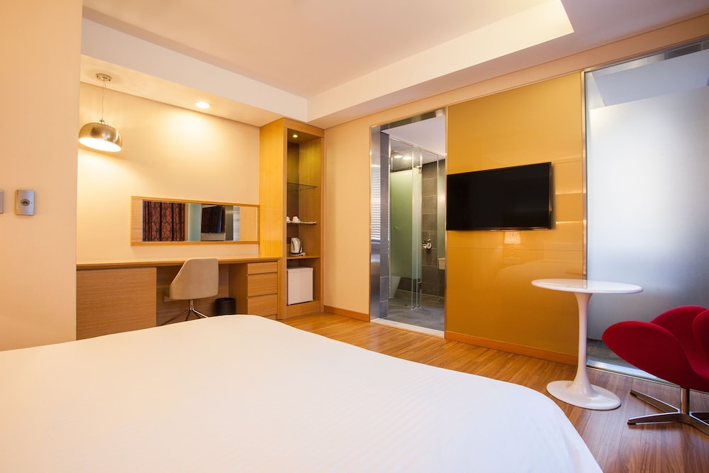 pharos hotel