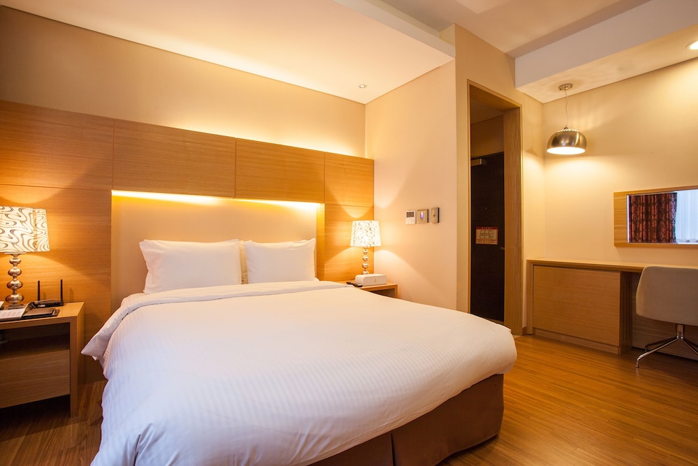 pharos hotel