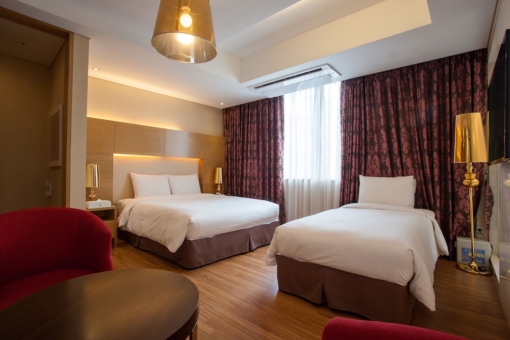 pharos hotel