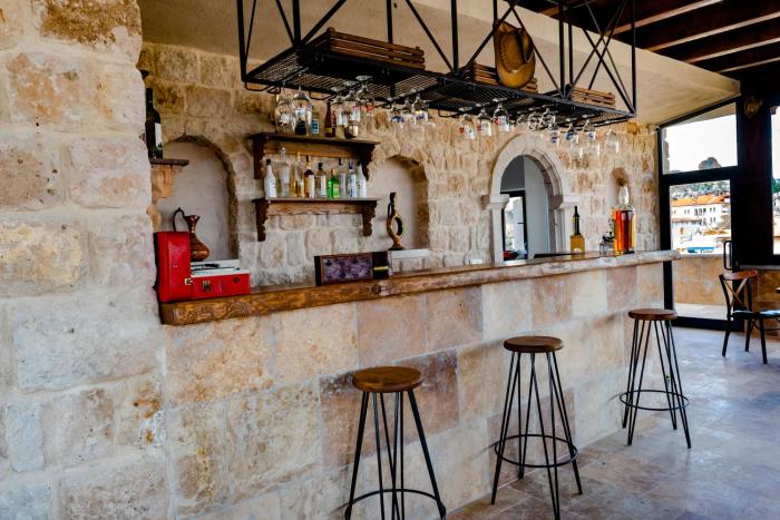 megaron cave hotel