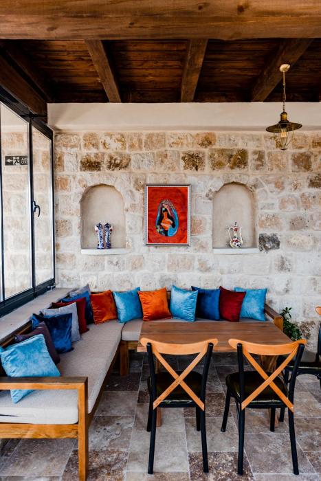 megaron cave hotel