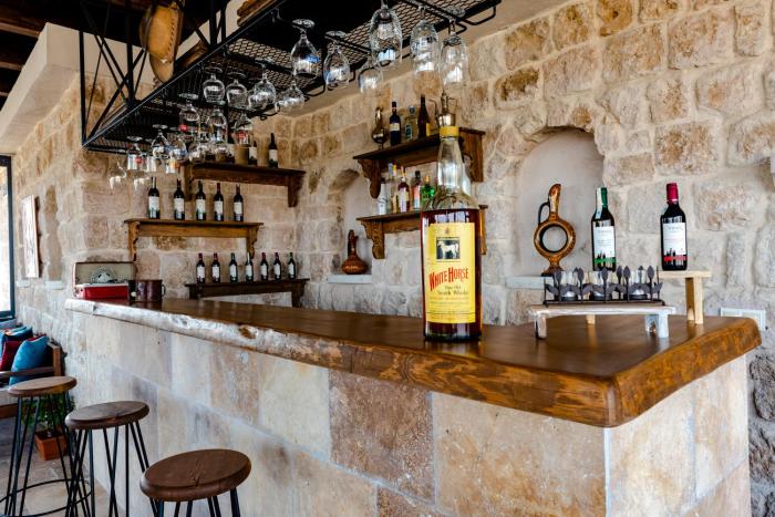 megaron cave hotel