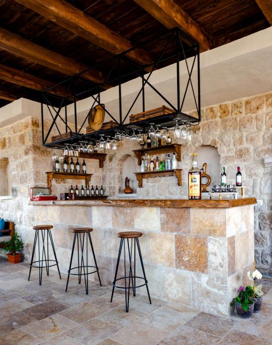 megaron cave hotel