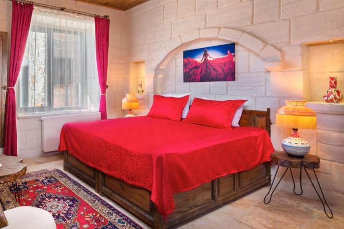 megaron cave hotel