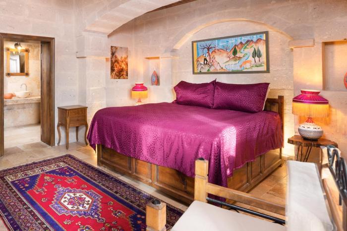 megaron cave hotel