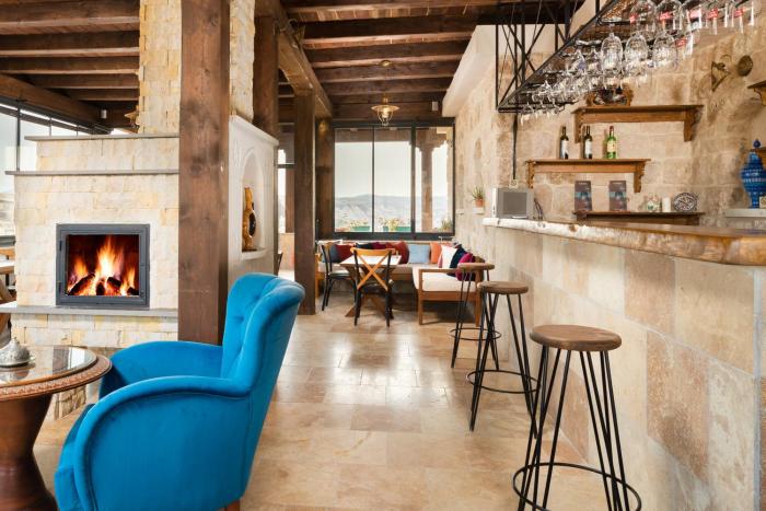 megaron cave hotel