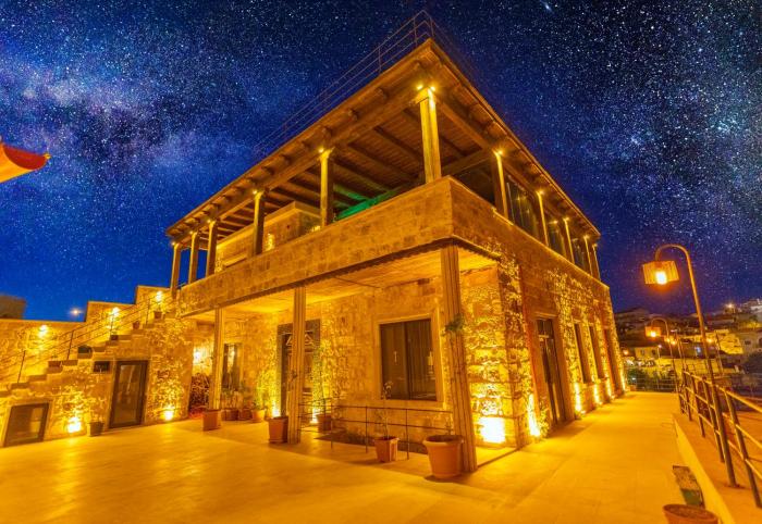 megaron cave hotel