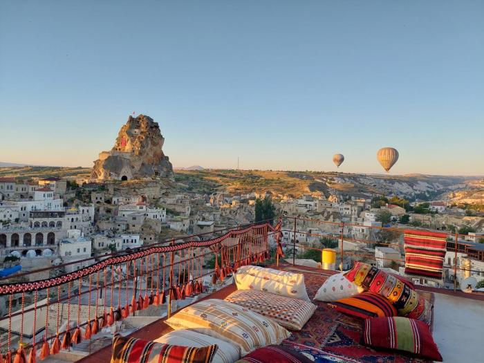 megaron cave hotel