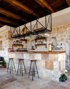 megaron cave hotel