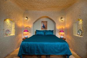 megaron cave hotel