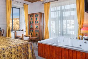 megaron cave hotel