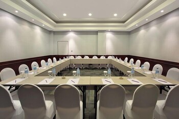mercure manado tateli resort and convention