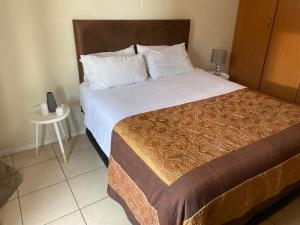 77 grayston apartment