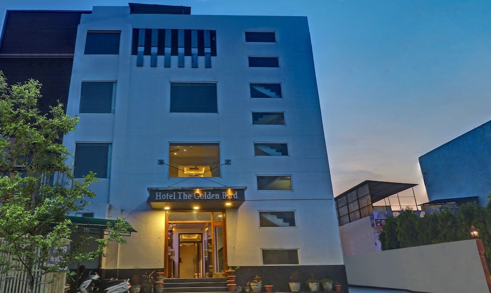 hotel the golden bird