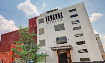hotel the golden bird