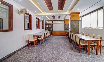 hotel the golden bird