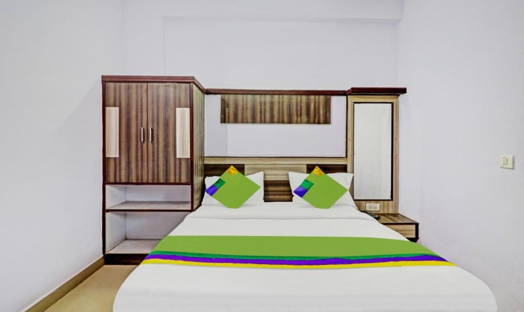 hotel the golden bird