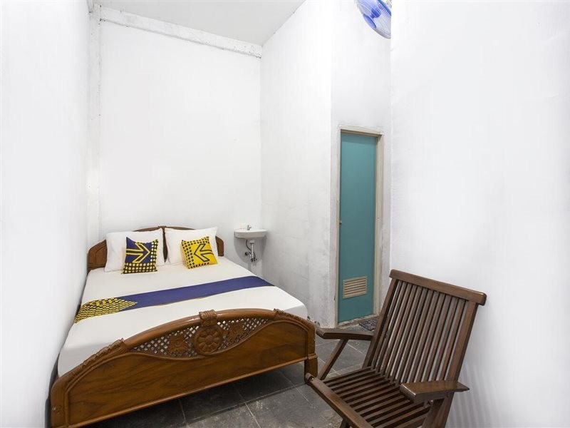 Spot On 1055 Sakura Homestay Syariah,Bogor>>Bekasi,2 star