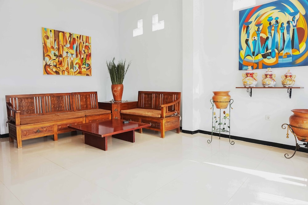 reddoorz near velodrome malang 2