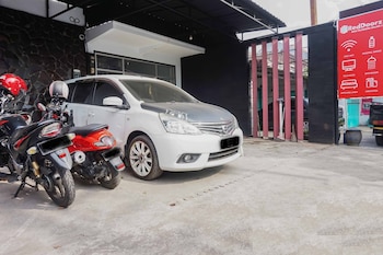 reddoorz near velodrome malang 2