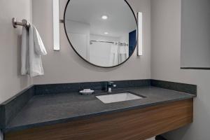 fairfield inn and suites by marriott milwaukee brookfield