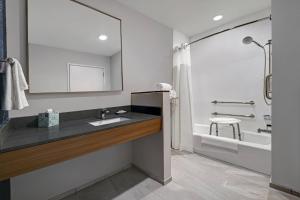 fairfield inn and suites by marriott milwaukee brookfield
