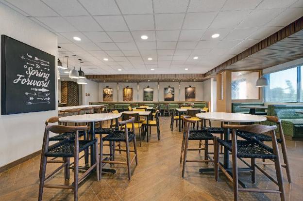 fairfield inn and suites by marriott milwaukee brookfield