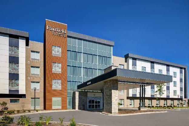fairfield inn and suites by marriott milwaukee brookfield