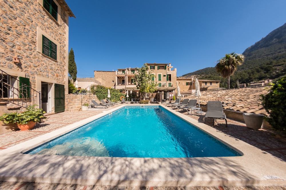 hotel y apartamentos des puig
