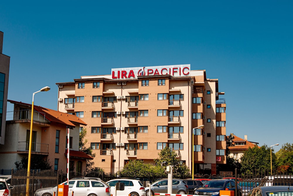 lira pacific aparthotel