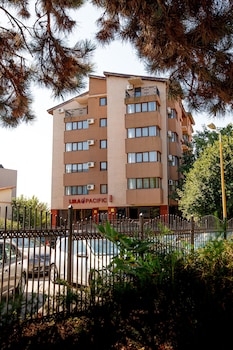 lira pacific aparthotel