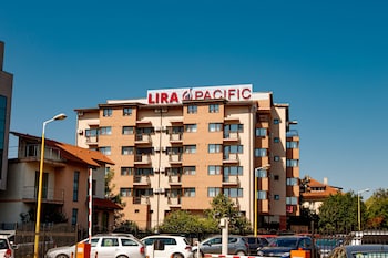 lira pacific aparthotel