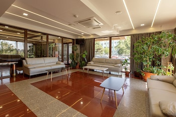 Lira Pacific Aparthotel,Constan?A>>Constanta,3 star