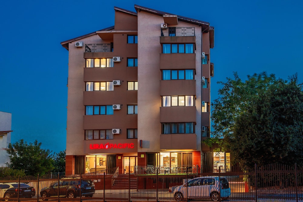 lira pacific aparthotel