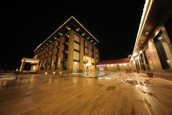 sarovar portico somnath