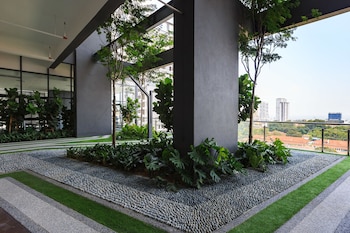 tropicana 218 macalister