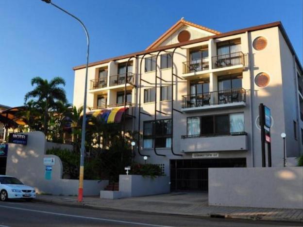 waters edge the strand