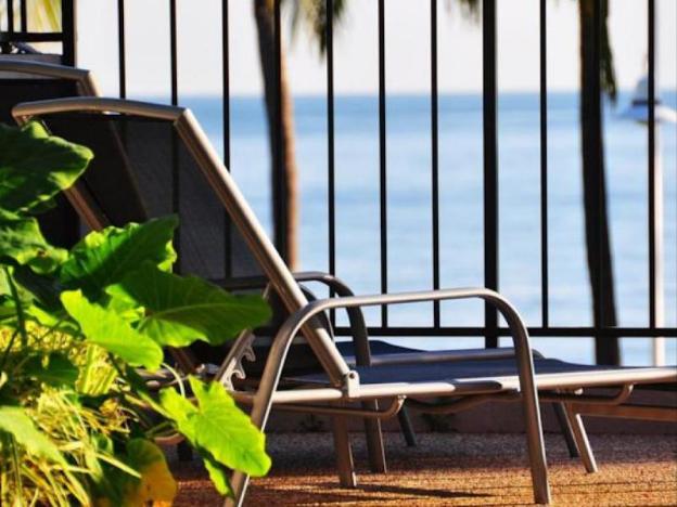 waters edge the strand