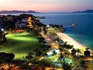 waters edge the strand