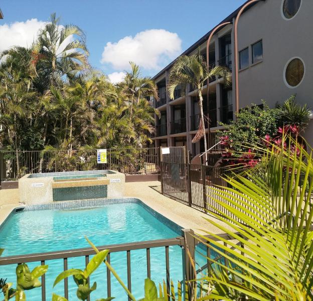 waters edge the strand