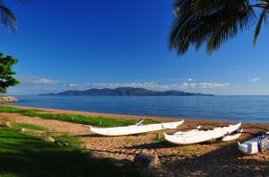 waters edge the strand