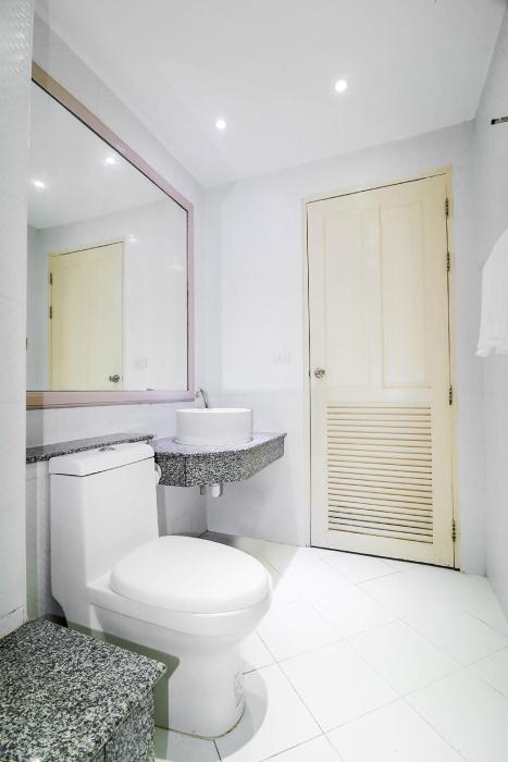 natural beach hotel pattaya