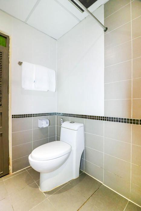 natural beach hotel pattaya