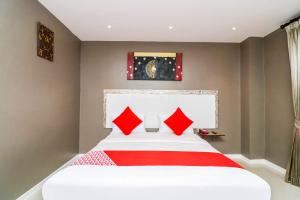 natural beach hotel pattaya