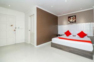 natural beach hotel pattaya