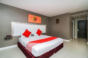 natural beach hotel pattaya