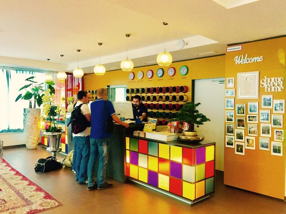 aandt holiday hostel wien