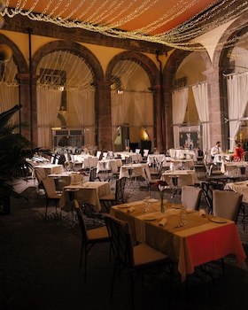 palazzo caracciolo naples