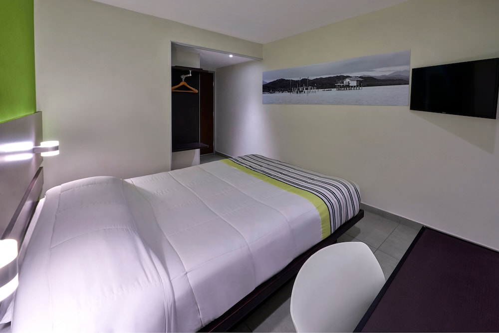 city express junior by marriott cancun